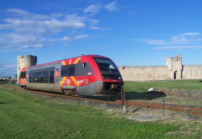 TER_à_Aigues-Mortes.JPG