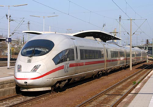 4-deutsche-bahn-ice3-train.jpg