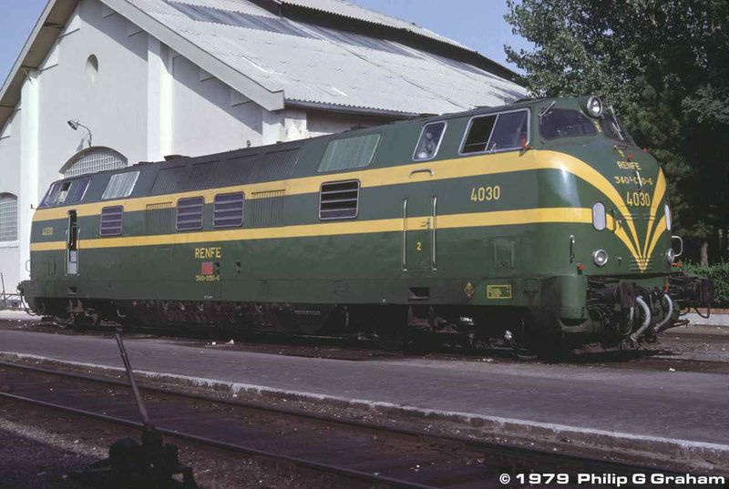 Renfe serie 4000---340-030 verde oscuro.jpg