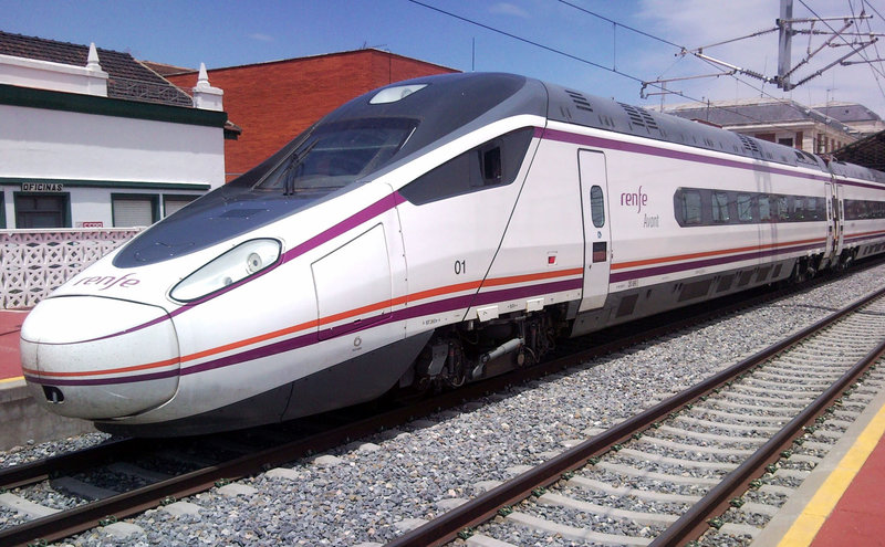 Serie_114_de_Renfe_en_Valladolid-Campo_Grande.jpg