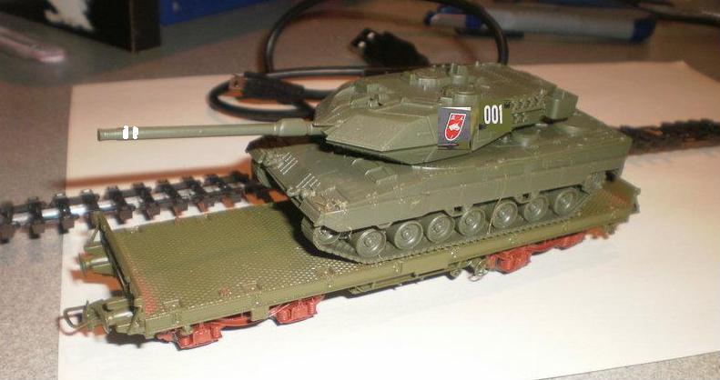 leopard con calcas.JPG