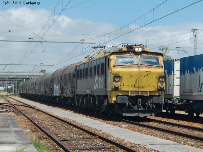 251010siderurgico.jpg