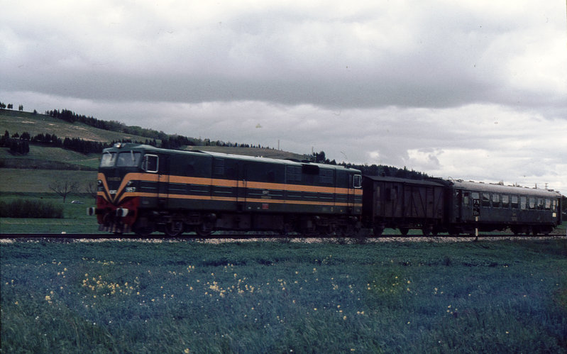 SM 1957 ómnibus 04.1984 Villalonquéjar.jpg