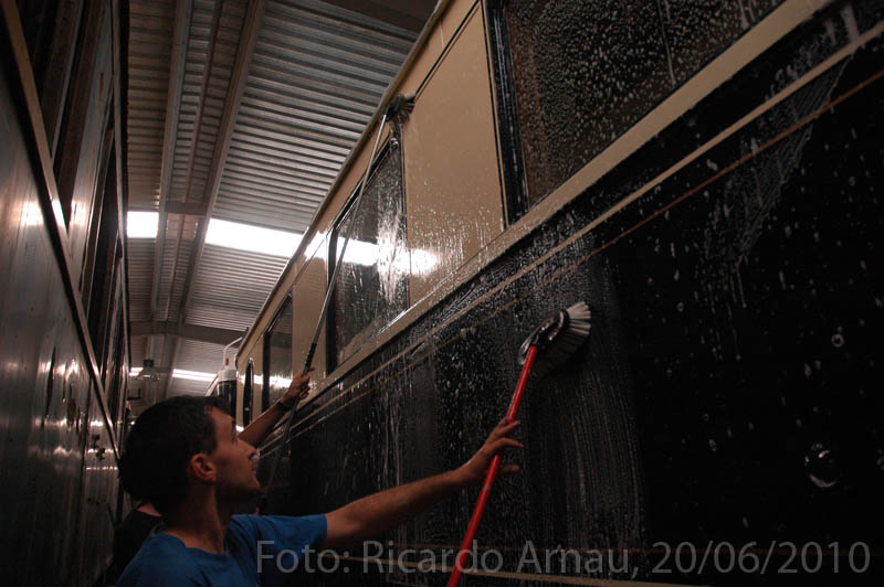 Limpieza Tren Azul.jpg