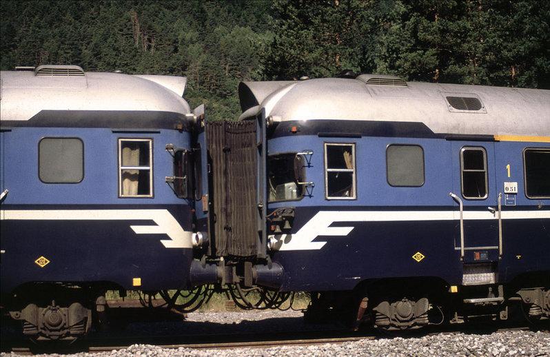 TER - Renfe 597. Acoplamiento entre trenes. Foto; Angel Gonzalez.jpg