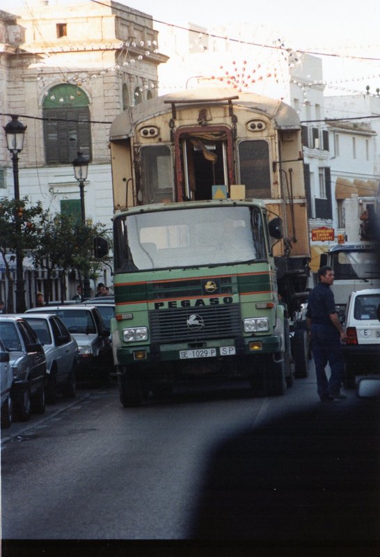 Traslado coche SSA 616 MT por ribera del marisco.jpg