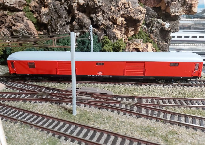 DD - 8182 (1).jpg