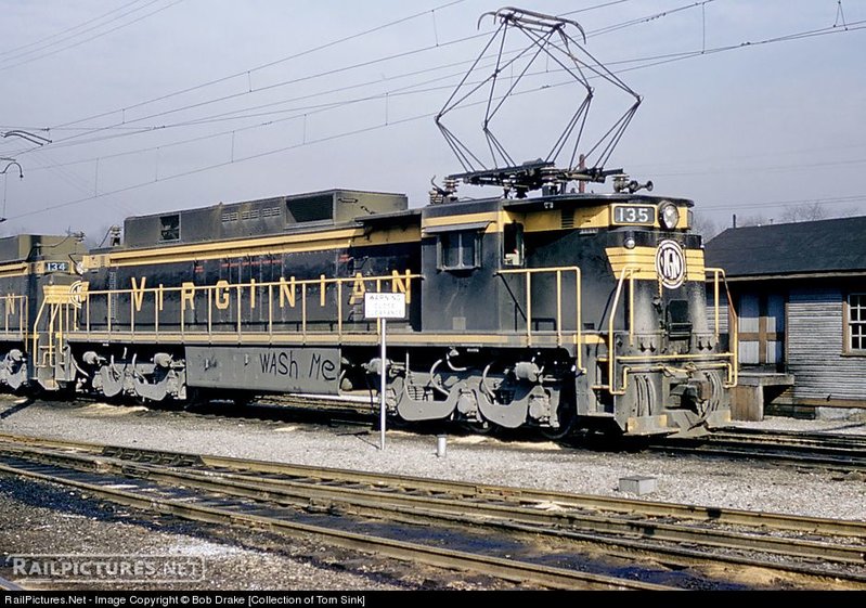 Virginian GE E33.jpg