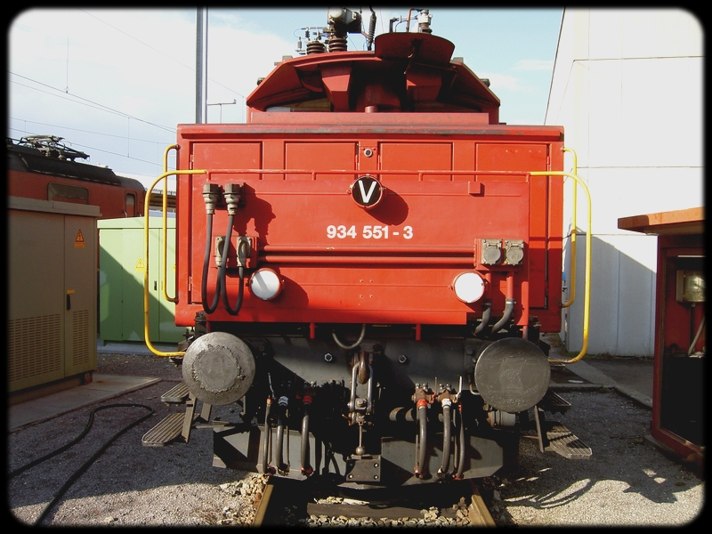 02} Ee 934 551-3.jpg