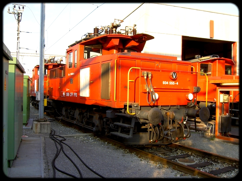 01} Ee 934 555-4.jpg
