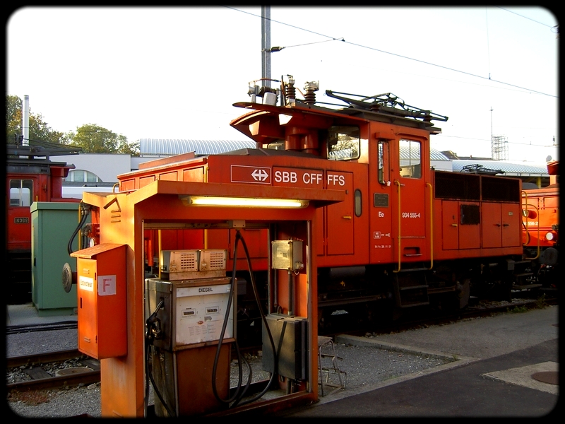 08} Ee 934 555-4.jpg