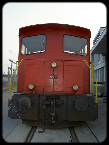 001} Tm 9569.jpg