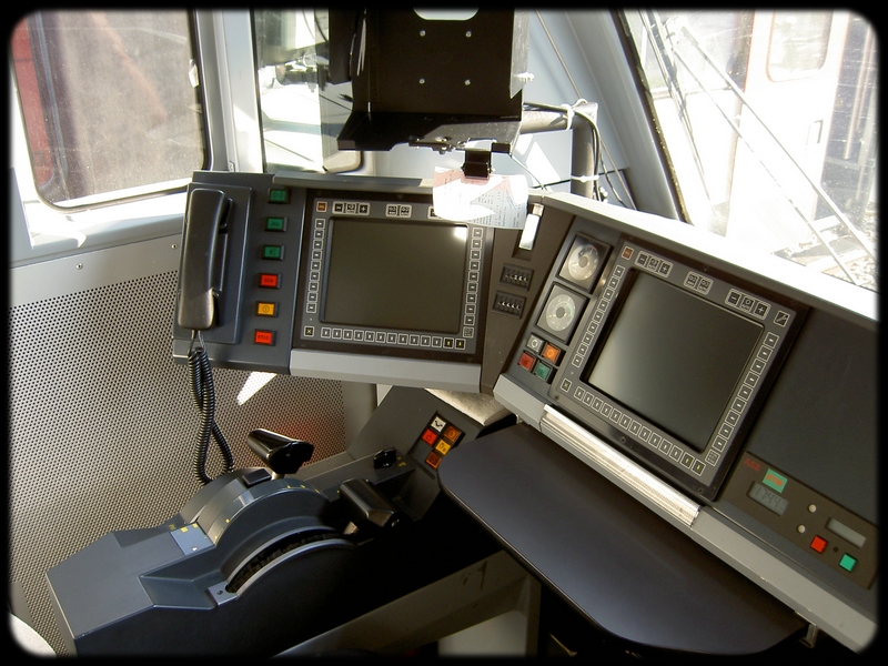 022} Voiture-pilote.jpg