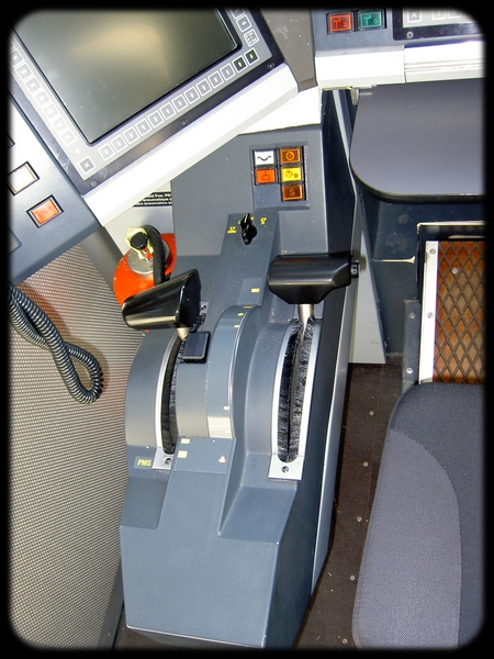 026} Voiture-pilote.jpg