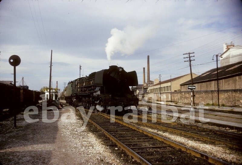 242 en 1974.jpg