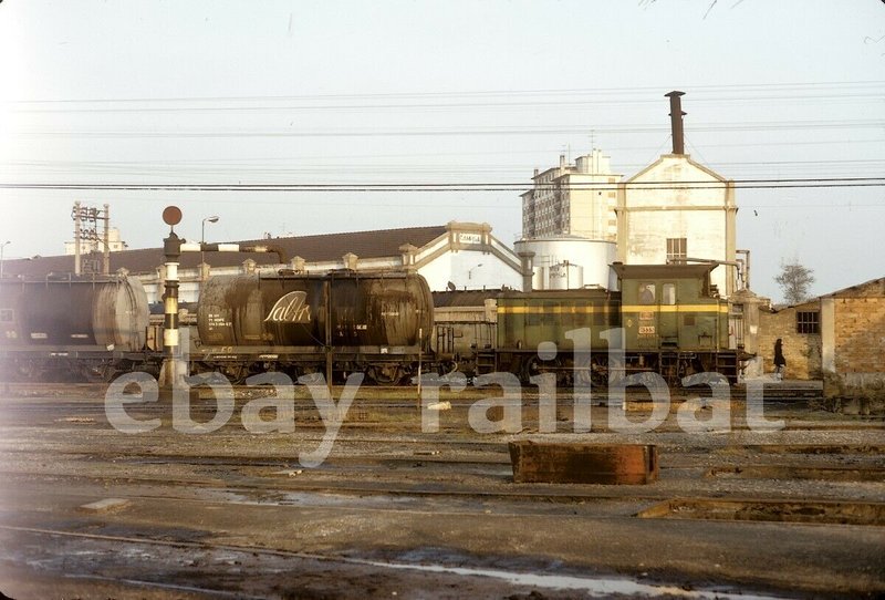 cisternas saltra 3 ejes 1974.jpg