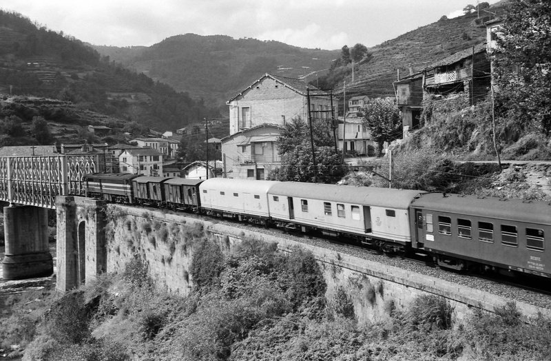 2151-Omnibus-Peares-puente-TMV09.jpg