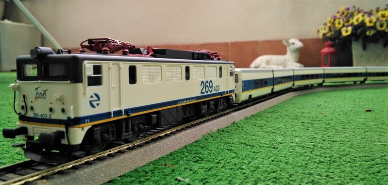 Talgo 200 + 269 (2).jpeg