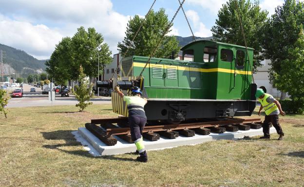 locomotora-corales-k5lG-U110854400739W8-624x385@Diario Montanes.jpg