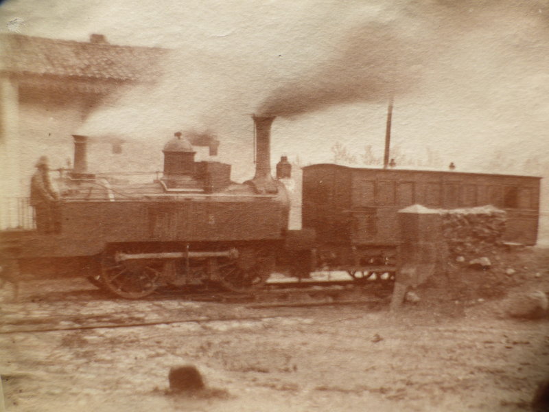 1852-1887._Ferrocarril_de_Langreo._Locomotora_nº_3,_fabricada_en_1852._Fotografía_de_1887._Sama,_Asturias,_España._Spain.jpg
