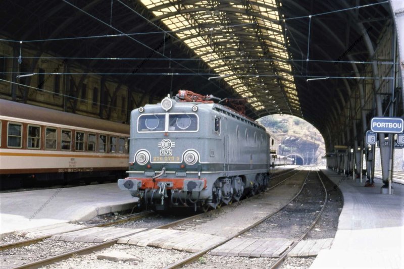 D121-017.jpg
