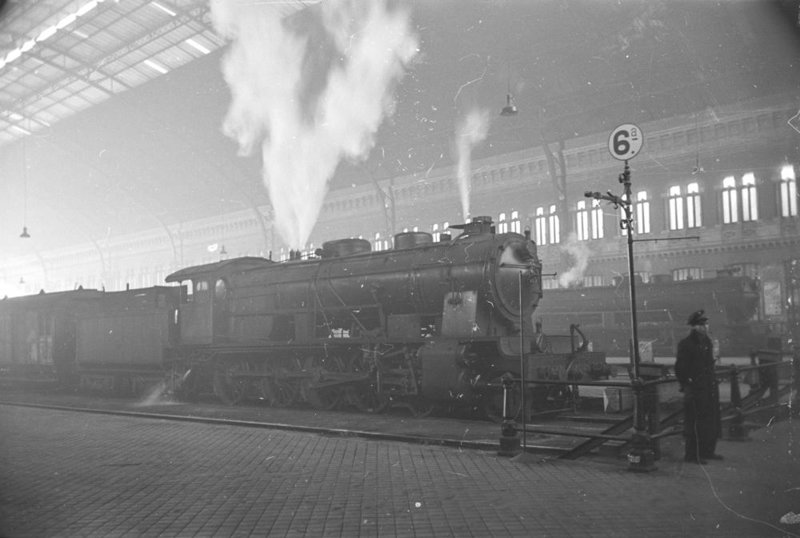 Madrid-Atocha_Años 40 (Otto Wunderlich).jpg