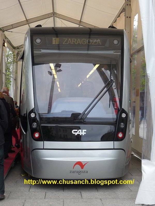 Tranvía Zaragoza.jpg
