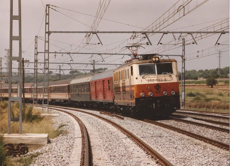 Sitges 31.08.91. Expreso Gifralfaro Málaga-Barna.jpg