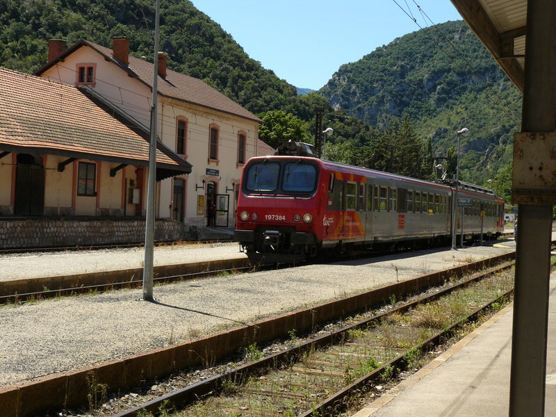 SNCF 197384 VILLEFRANCHE-2009-07-18-P1050932.JPG