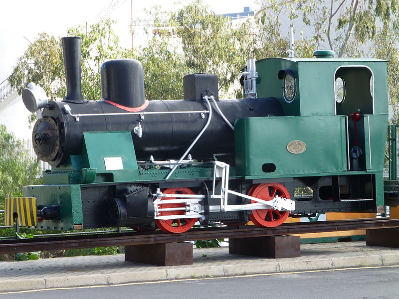 800px-Locomotora_de_vapor_HENSCHEL,_año_1924,_en_Santa_Cruz_de_Tenerife.jpeg