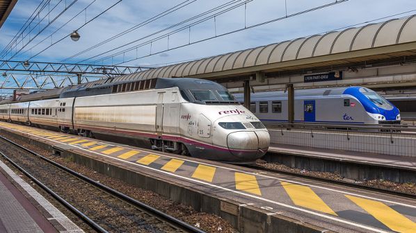 Renfe100-Lyon-GUBLER.jpg