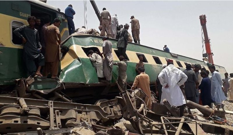 accidente-tren-pakistan.jpg