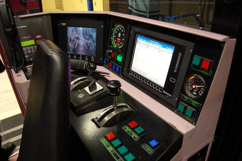 Cabina de 2000B II.jpg