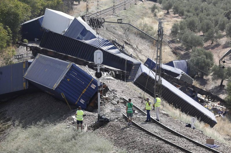 tren-retirada-grua(40)-kFuB--1350x900@abc.jpg