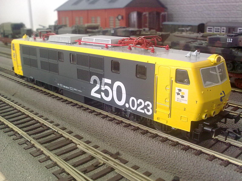 250-023.jpg