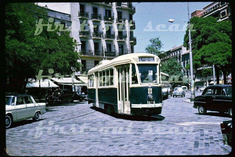 El 1074 en línea 11 en junio de 1965.jpg