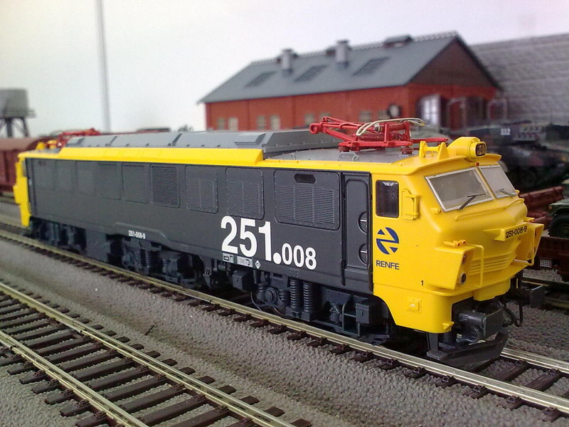 251-008.jpg