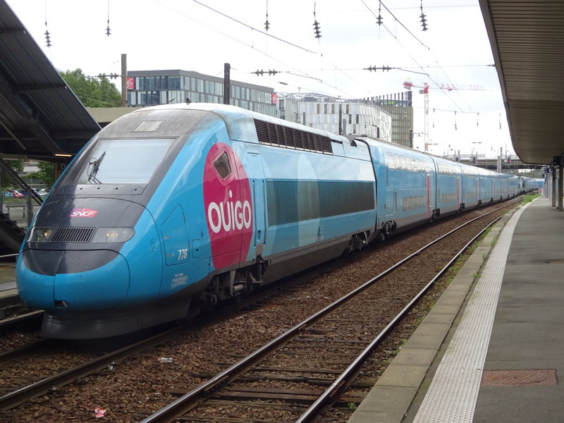 776+777 a. Ouigo. Lille-Flandres. 28-7-21.JPG