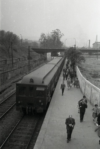 BPT_tren en Bilbao-Parque (German Elorza).jpg