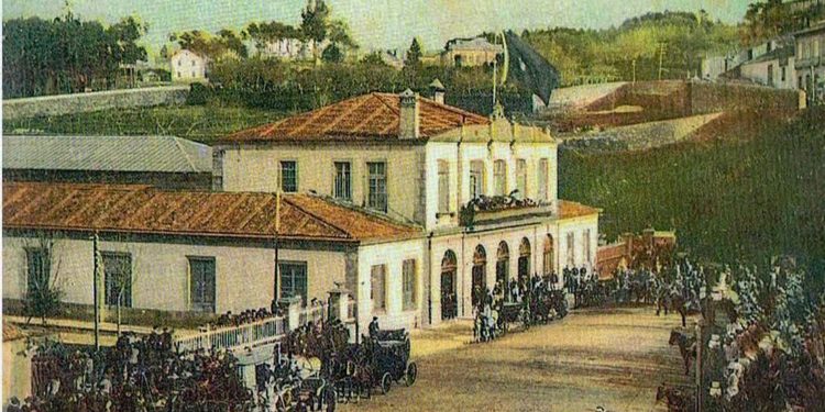 estacion-de-tren-de-Urzaiz-750x375.jpg