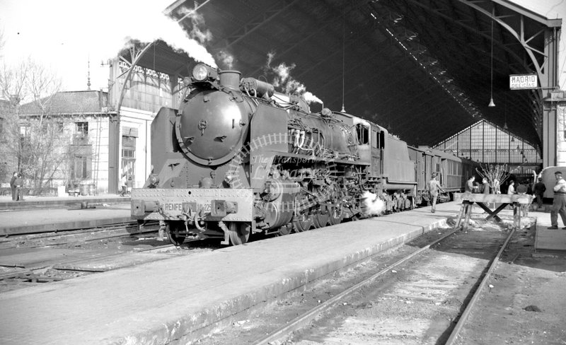 63005 RENFE Spanish Railways Steam Locomotive Class 141F 141F 2253  at Madrid Delicias in 1965 - 29-03-1965 - Lawrie Marshall.jpg