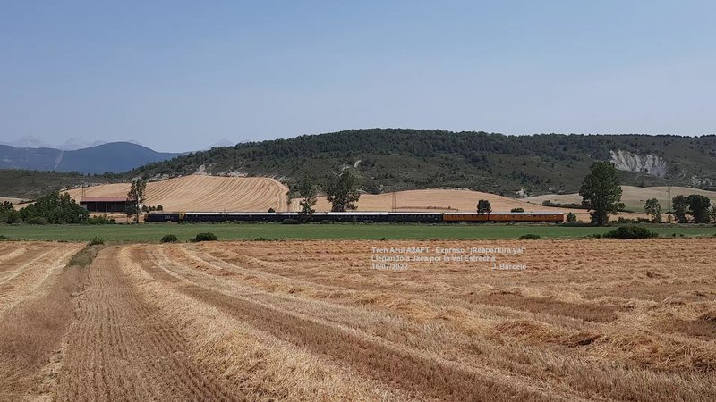 Expreso Reapertura Ya Tren Azul 16072022 Llegando a Jaca por la Val Estrecha firmado.JPG