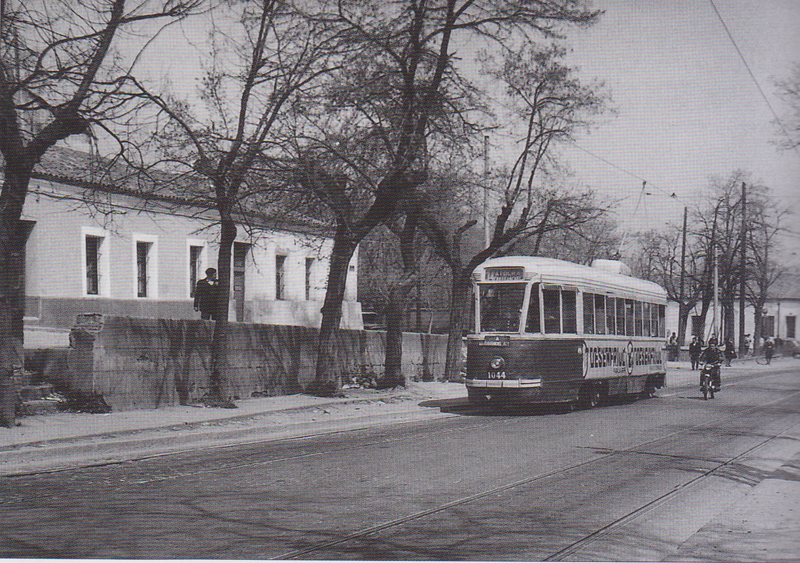 El 1044 en Carabanchel Alto el 15 de abril de 1964.png