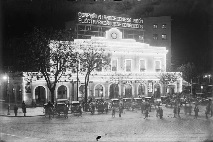 Placa Catalunya, Estación FFCC y FSB, anos 20, Hace unos 100 anos..png