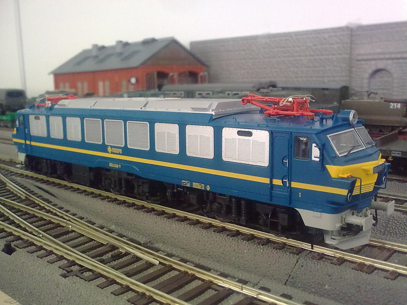 251-006.jpg