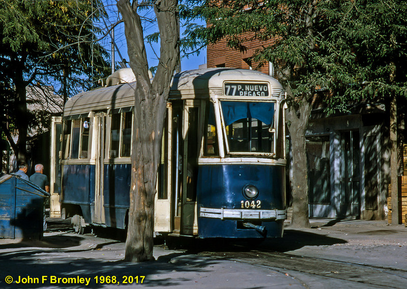 El 1042 en línea 77. 1968.jpg