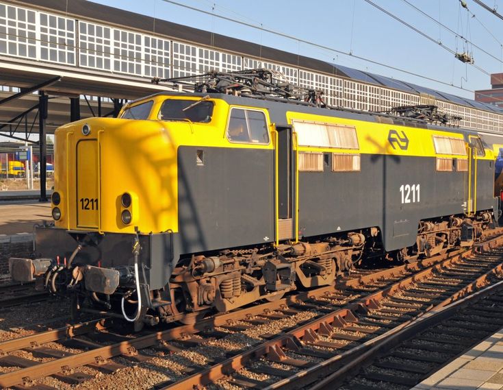 c9a1bf184293c53d454806cb3839873e--electric-locomotive-the-netherlands.jpg