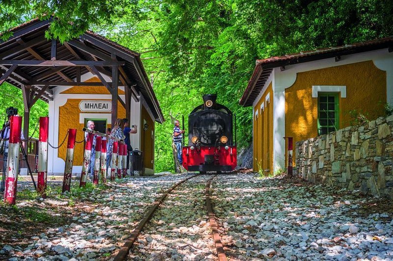 treno tou piliou.jpg