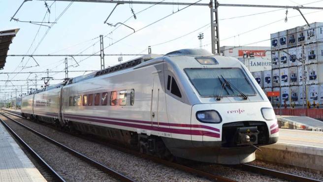 renfe-ultima-la-recuperacion-de-6-trenes-jubilados-hace-diez-anos-para-nuevas-rutas-1.r_d.653-495-4816.jpeg