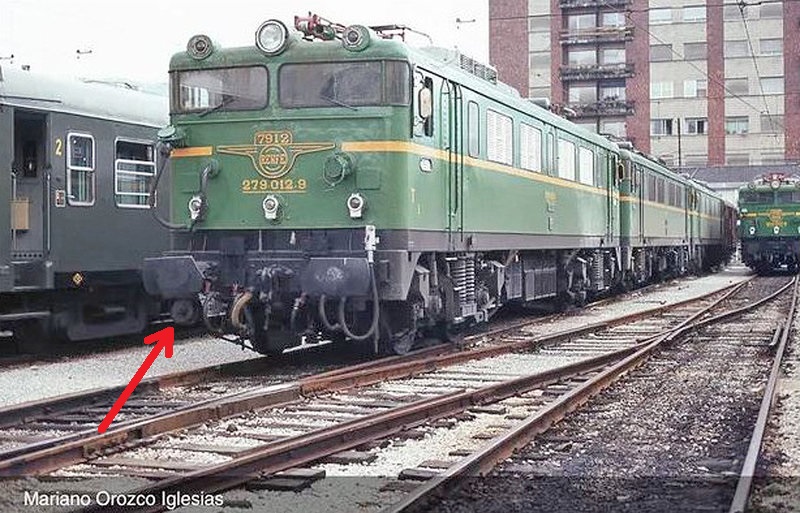 locomotora-electrica-279-verde-amarillo-renfe.jpg